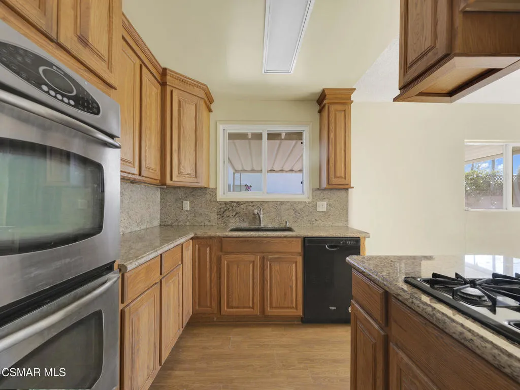 22726 Marlin Place, West Hills, California 91307 home-pic-6