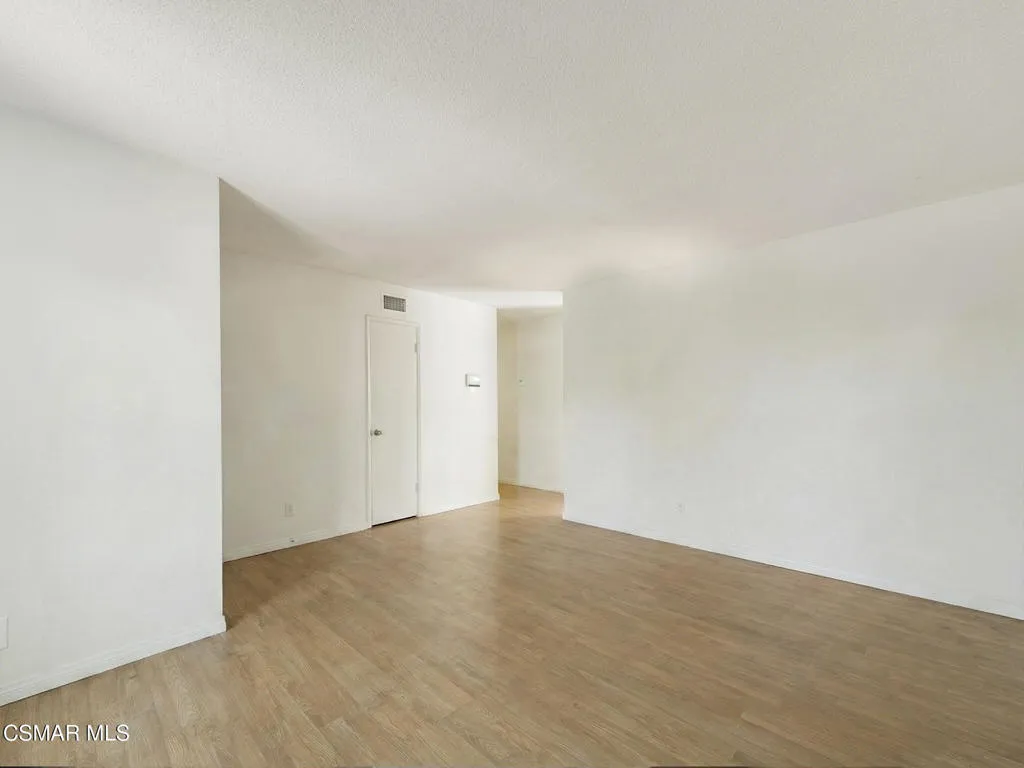 22726 Marlin Place, West Hills, California 91307 home-pic-3