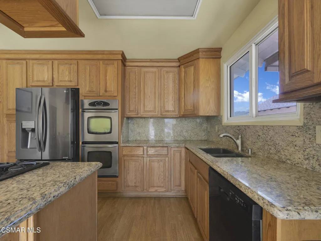 22726 Marlin Place, West Hills, California 91307 home-pic-5