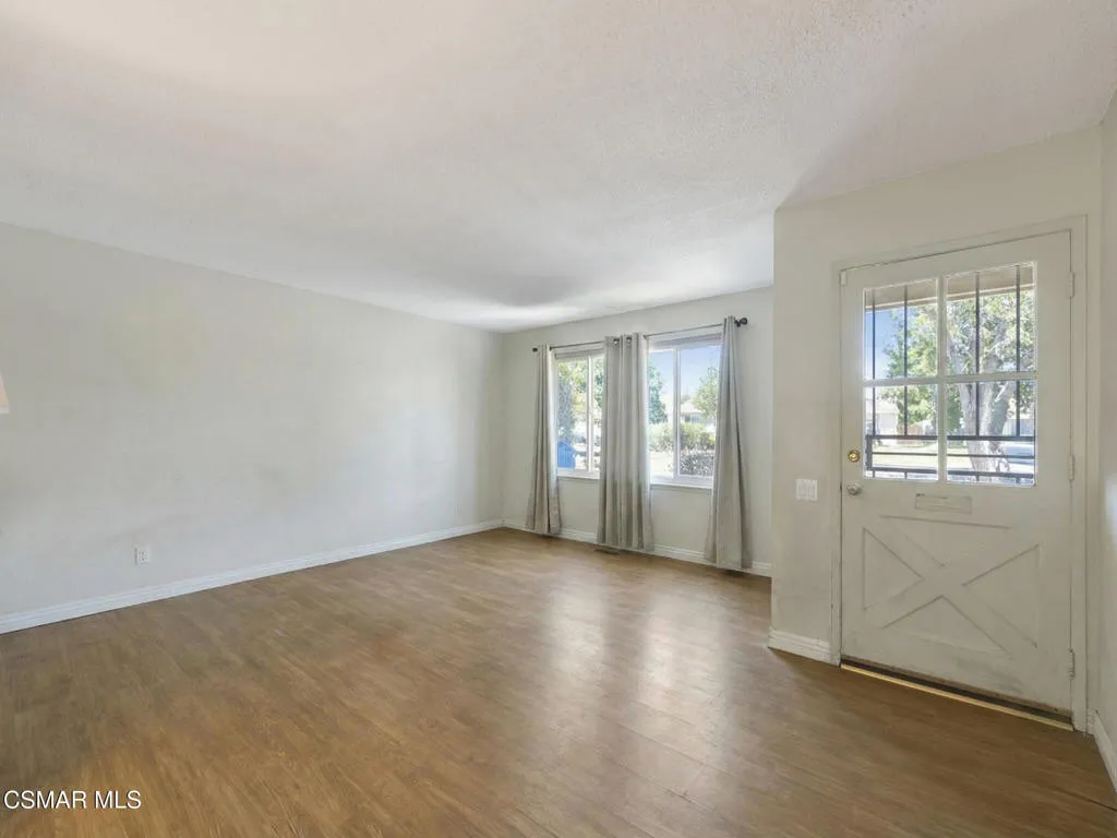 22726 Marlin Place, West Hills, California 91307 home-pic-2
