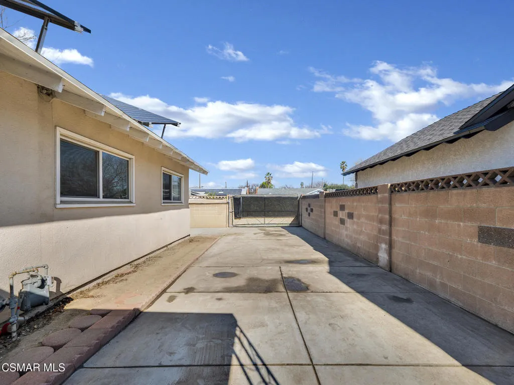 22726 Marlin Place, West Hills, California 91307 home-pic-21