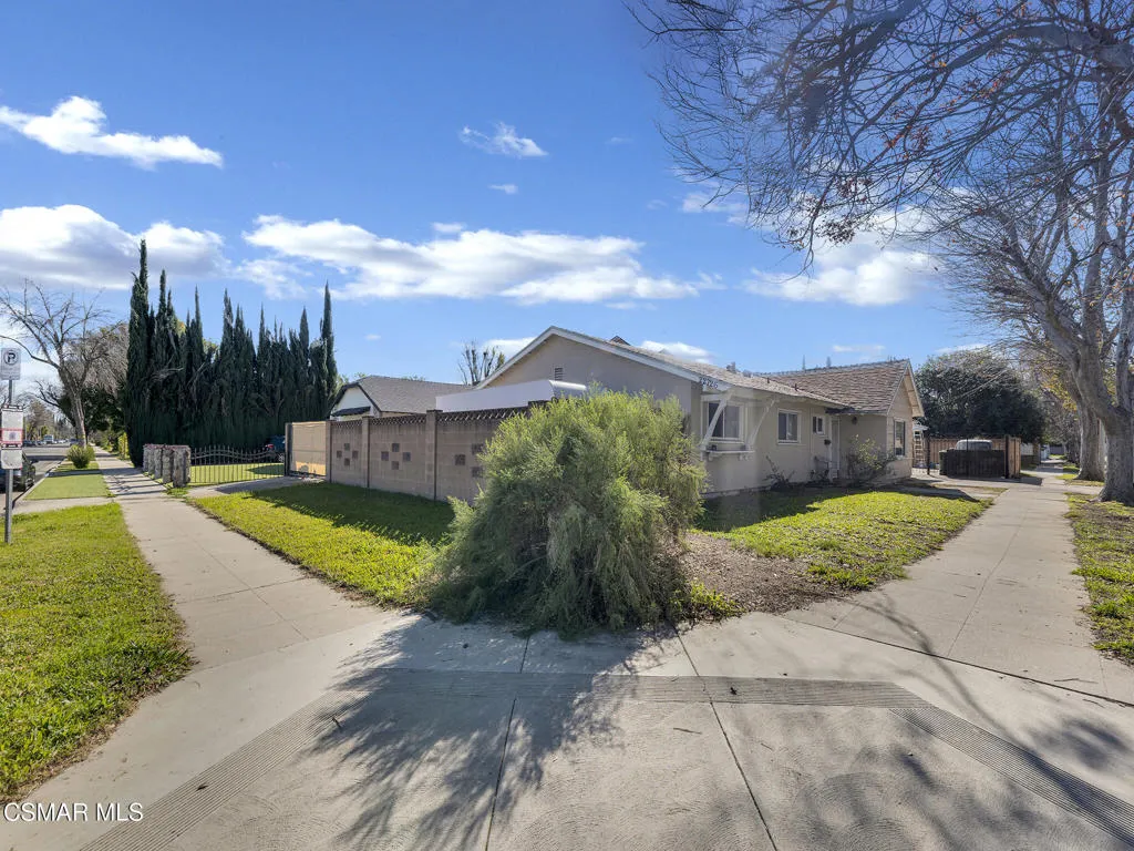 22726 Marlin Place, West Hills, California 91307 home-pic-24