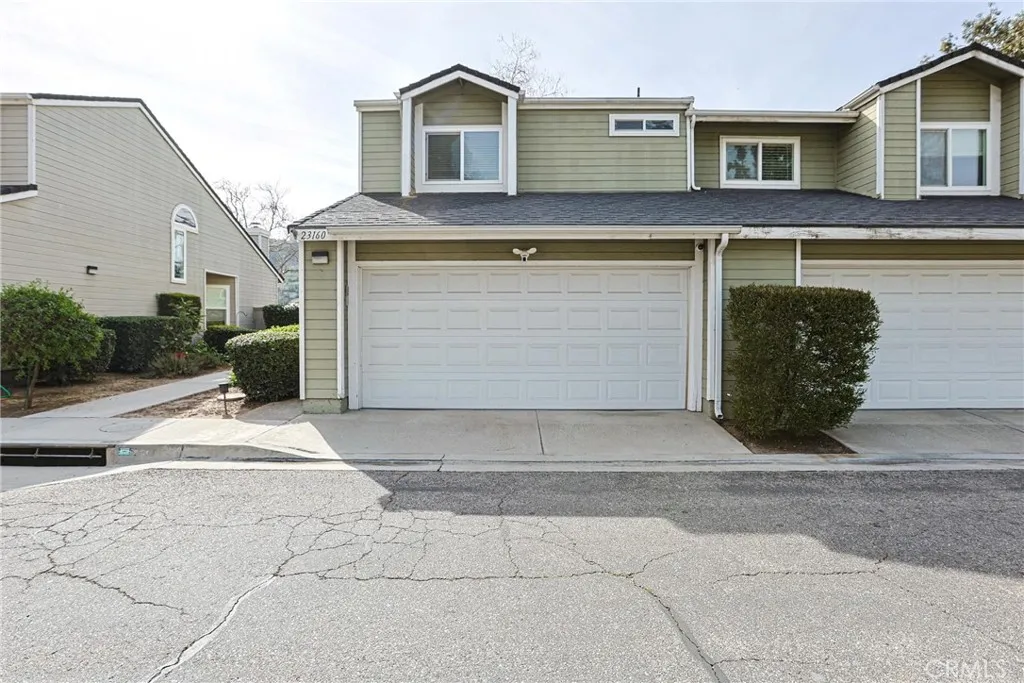 23160 Newport Lane 9, Yorba Linda, California 92887 home-pic-2