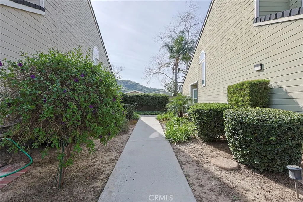 23160 Newport Lane 9, Yorba Linda, California 92887 home-pic-5