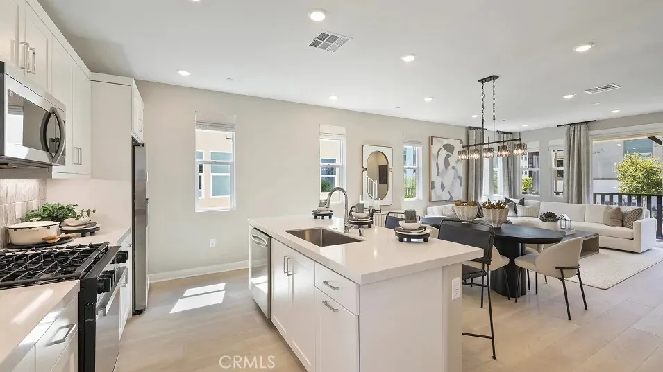 26859 Serif Place, Valencia, California 91381 home-pic-3