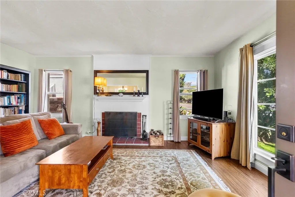 2871 Daisy Avenue, Long Beach, California 90806 home-pic-5