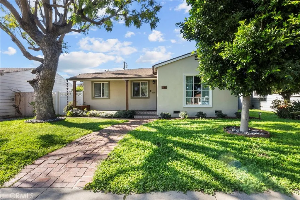 2871 Daisy Avenue, Long Beach, California 90806 home-pic-1