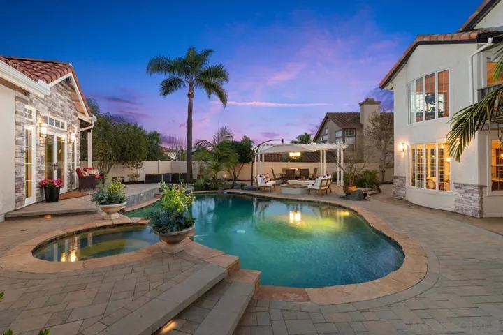 Swimming Pool/Hot Tub/Sauna