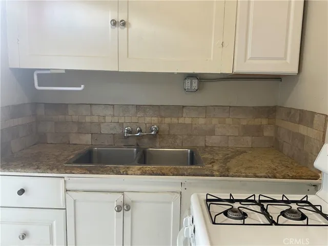 1153 E Grand, Corona, California 92879