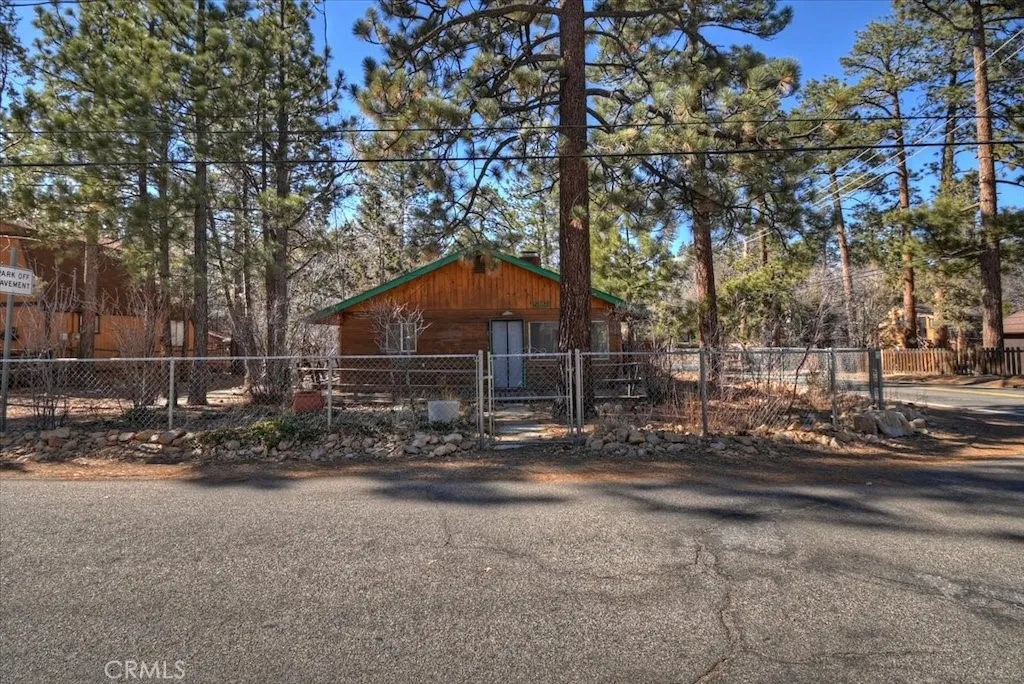 510 Sunset Lane, Sugarloaf, California 92386 home-pic-2