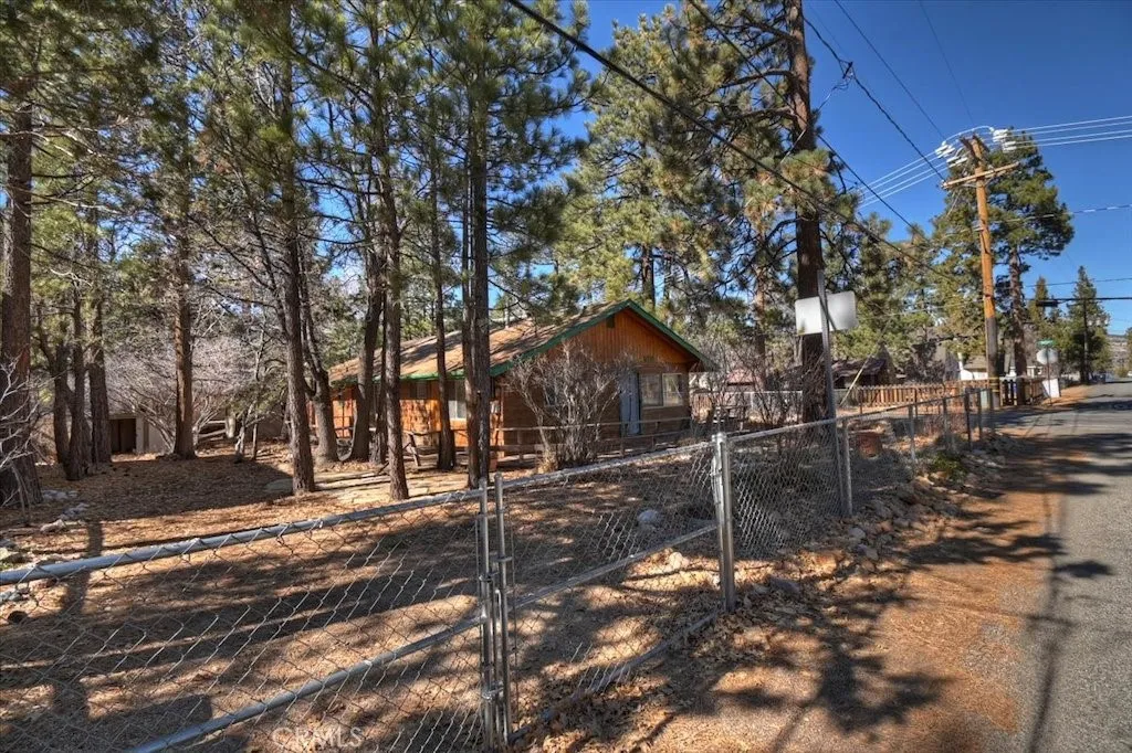 510 Sunset Lane, Sugarloaf, California 92386 home-pic-17