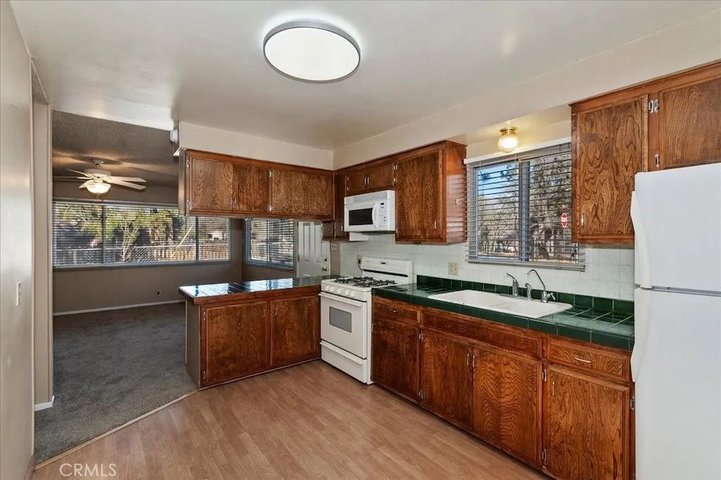 510 Sunset Lane, Sugarloaf, California 92386 home-pic-8