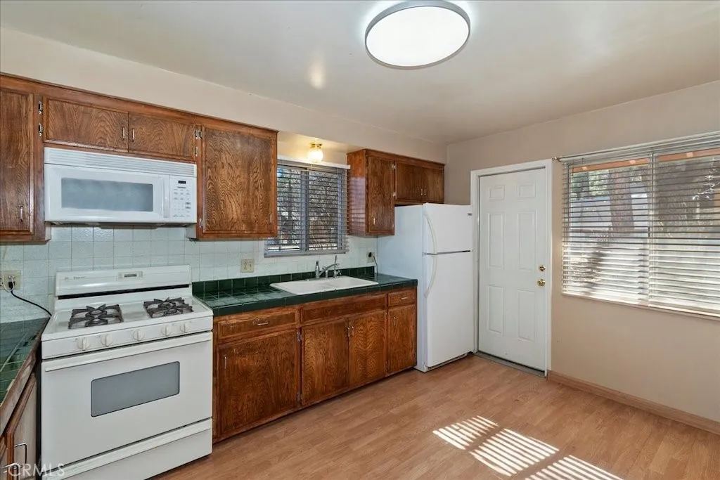 510 Sunset Lane, Sugarloaf, California 92386 home-pic-7