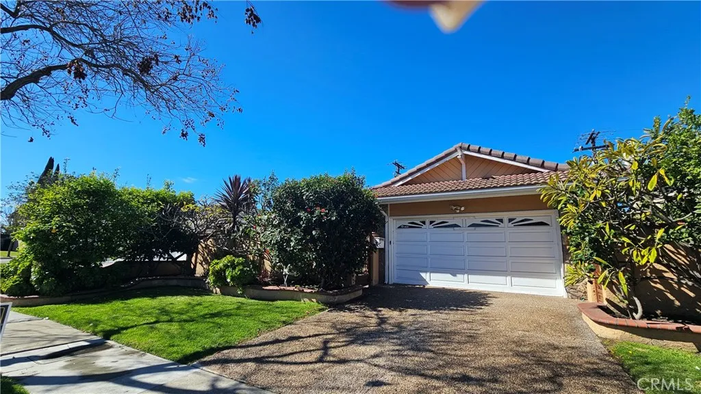18727 Holmes, Cerritos, California 90703 home-pic-1