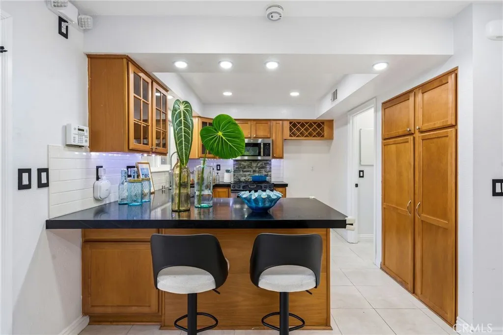 11912 Verbena Court, Fountain Valley, California 92708 home-pic-8