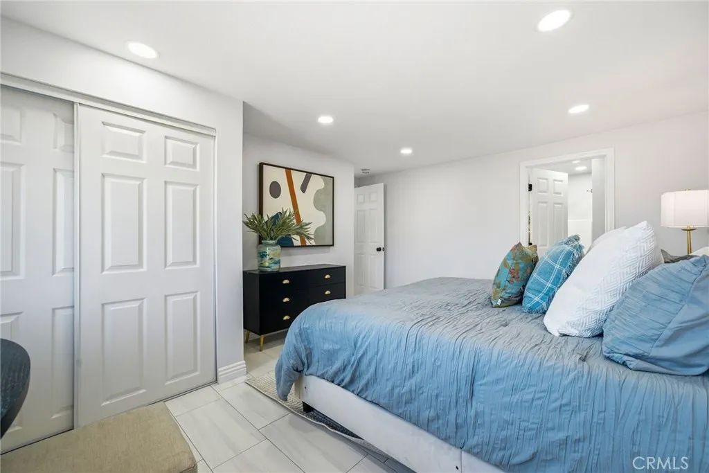 11912 Verbena Court, Fountain Valley, California 92708 home-pic-17
