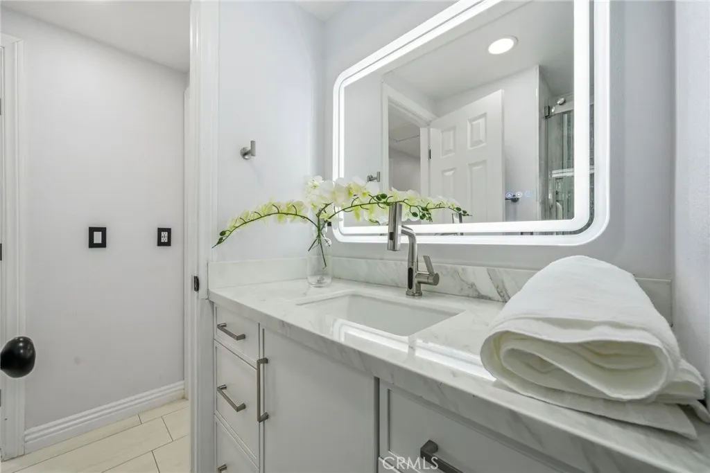 11912 Verbena Court, Fountain Valley, California 92708 home-pic-23