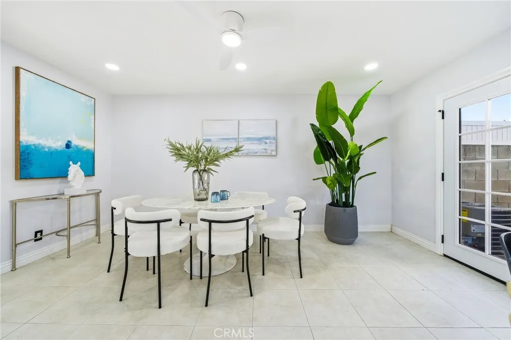 11912 Verbena Court, Fountain Valley, California 92708 home-pic-6