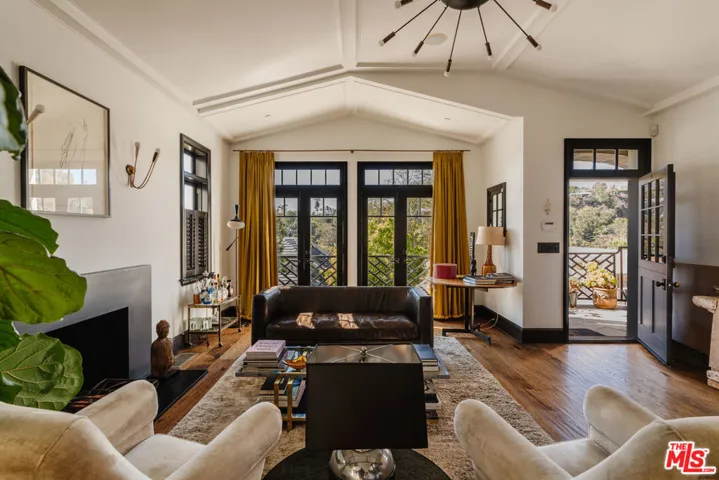 430 Mesa Road, Santa Monica, California 90402