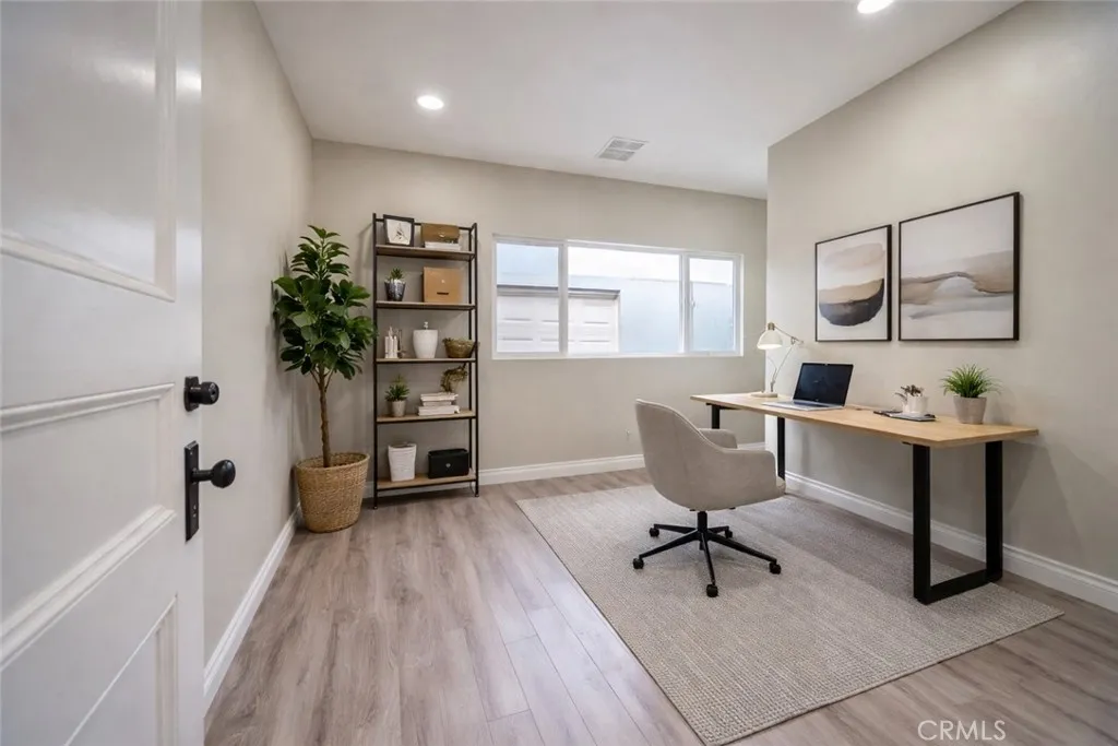 5709 E Beverly Boulevard, Los Angeles, California 90022 home-pic-1