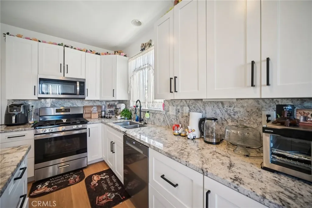 3817 E Avenue Q12, Palmdale, California 93550 home-pic-9