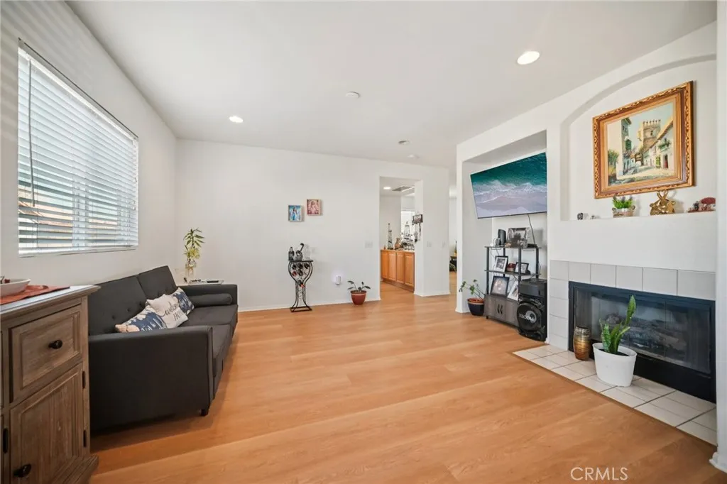 3817 E Avenue Q12, Palmdale, California 93550 home-pic-15