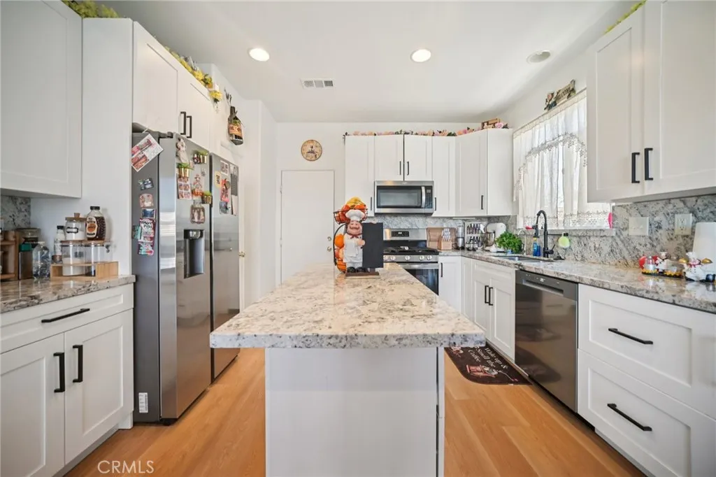 3817 E Avenue Q12, Palmdale, California 93550 home-pic-8