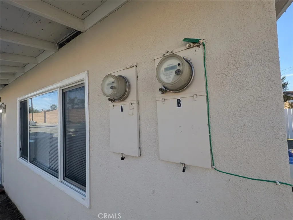1560 W Ramona, Rialto, California 92376 home-pic-5