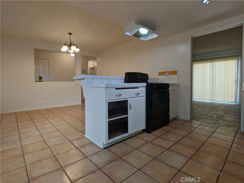 1560 W Ramona, Rialto, California 92376 home-pic-11
