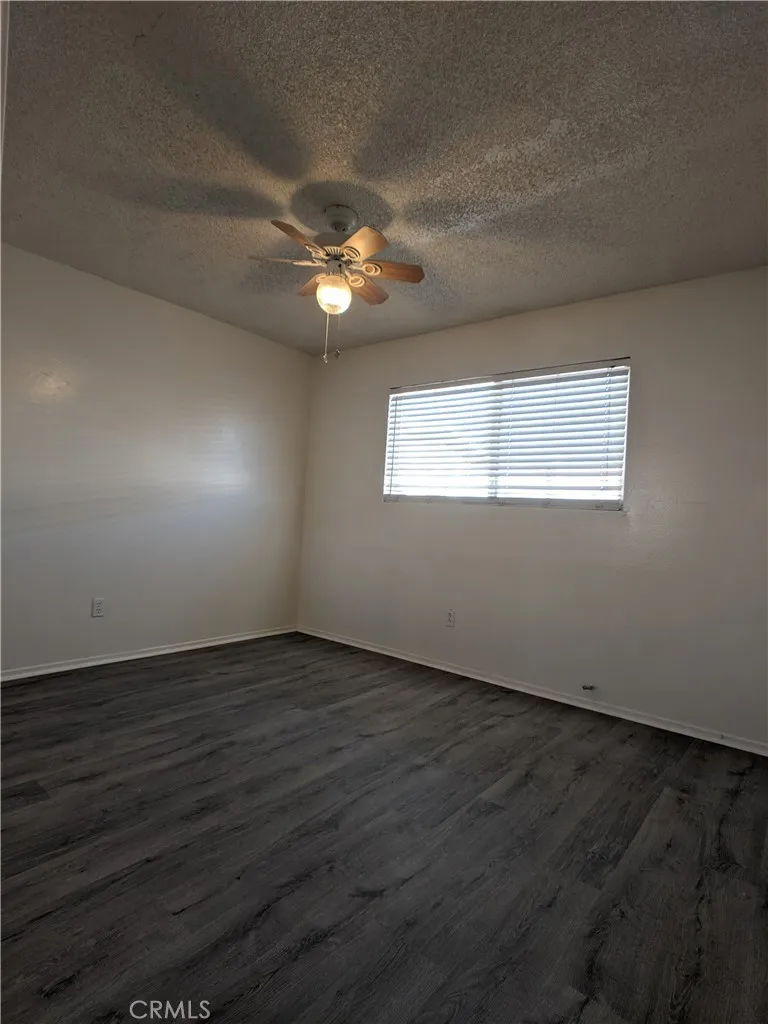 1560 W Ramona, Rialto, California 92376 home-pic-21
