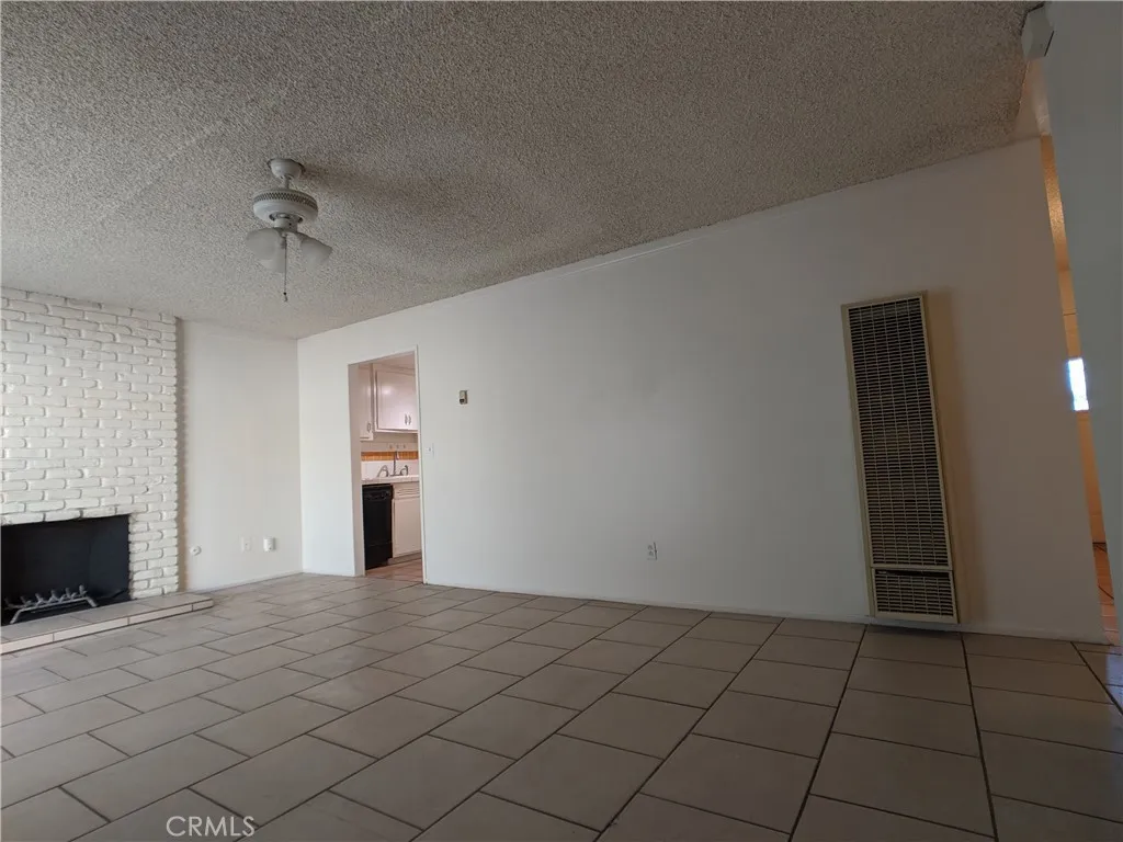 1560 W Ramona, Rialto, California 92376 home-pic-14