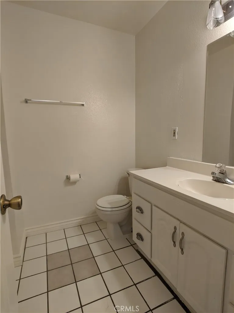 1560 W Ramona, Rialto, California 92376 home-pic-18