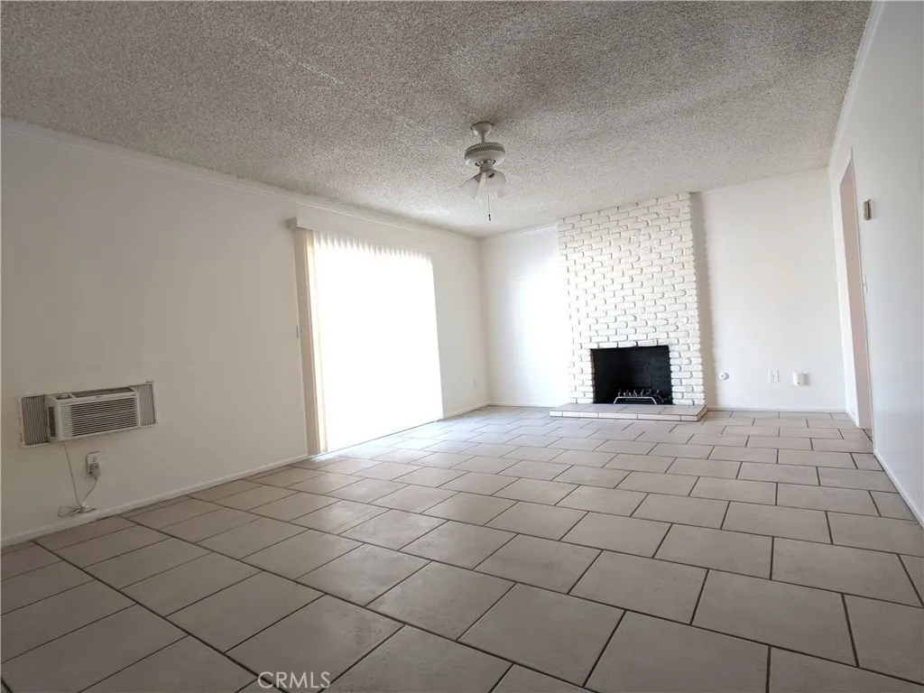 1560 W Ramona, Rialto, California 92376 home-pic-15