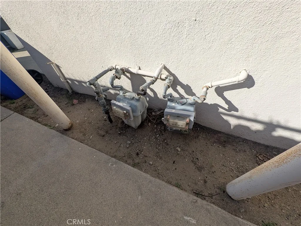 1560 W Ramona, Rialto, California 92376 home-pic-3