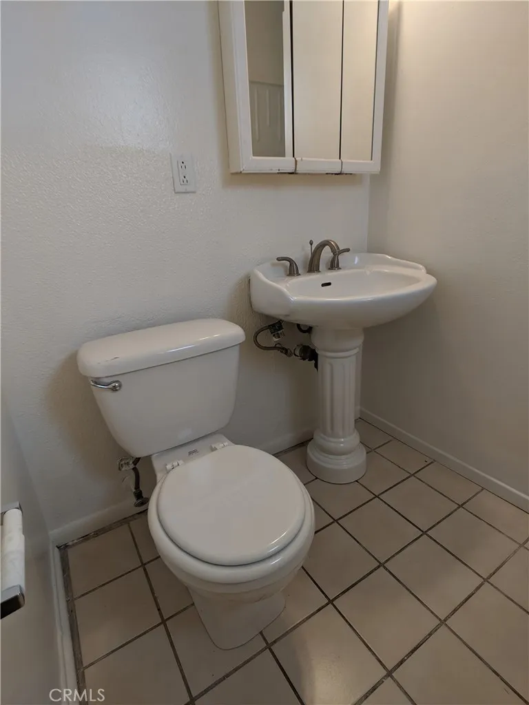 1560 W Ramona, Rialto, California 92376 home-pic-30