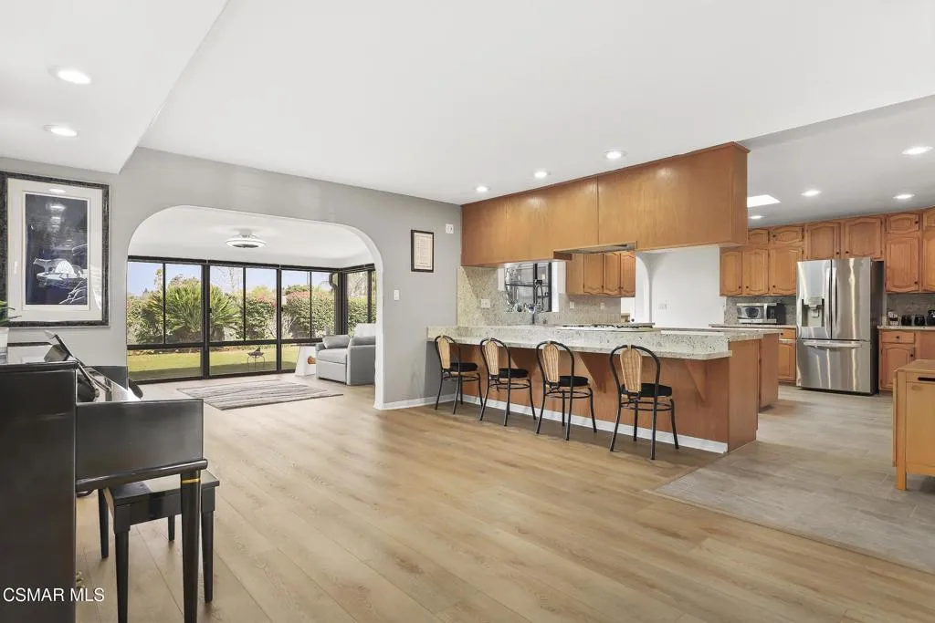 331 Triangle Street, Thousand Oaks, California 91360 home-pic-11