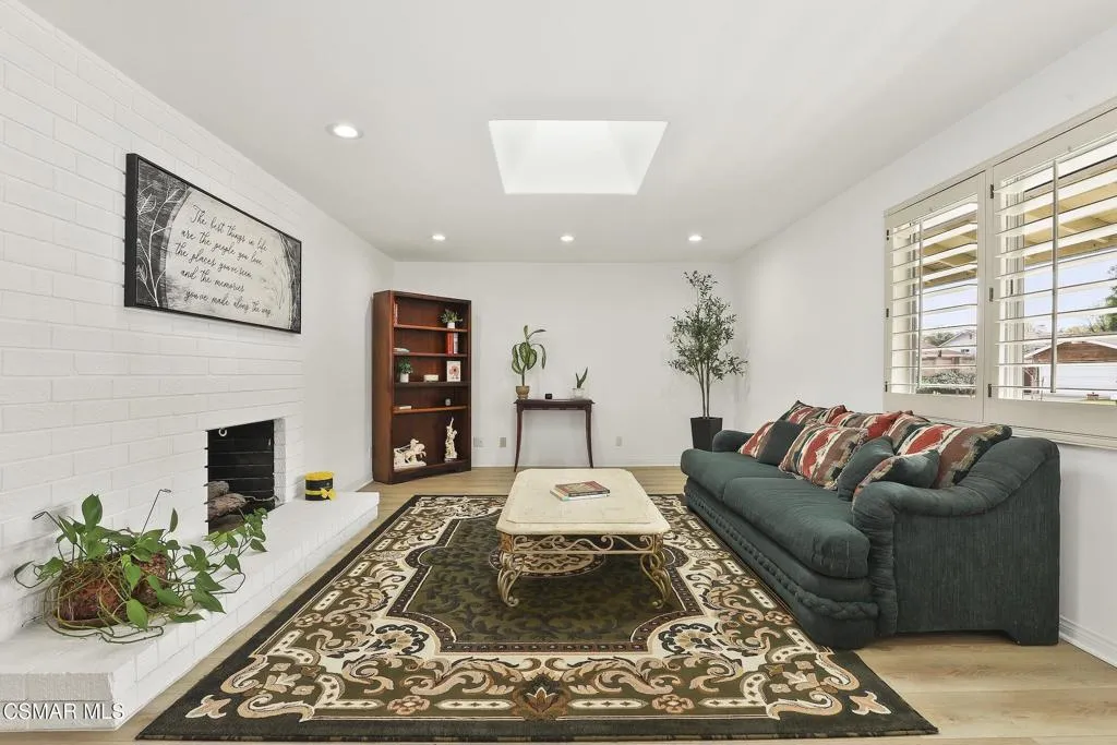 331 Triangle Street, Thousand Oaks, California 91360 home-pic-8