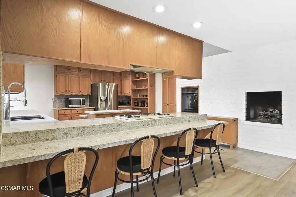 331 Triangle Street, Thousand Oaks, California 91360 home-pic-13
