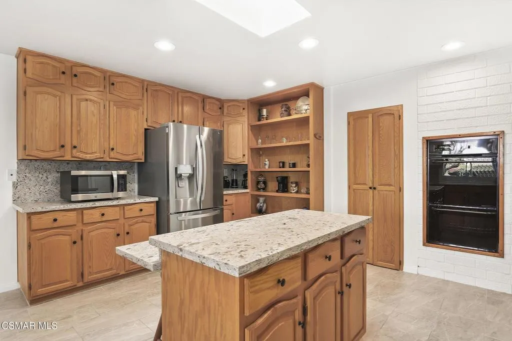 331 Triangle Street, Thousand Oaks, California 91360 home-pic-15