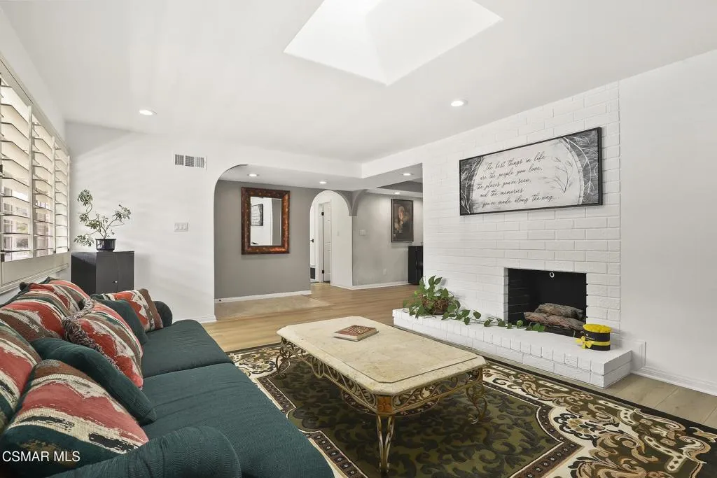 331 Triangle Street, Thousand Oaks, California 91360 home-pic-7