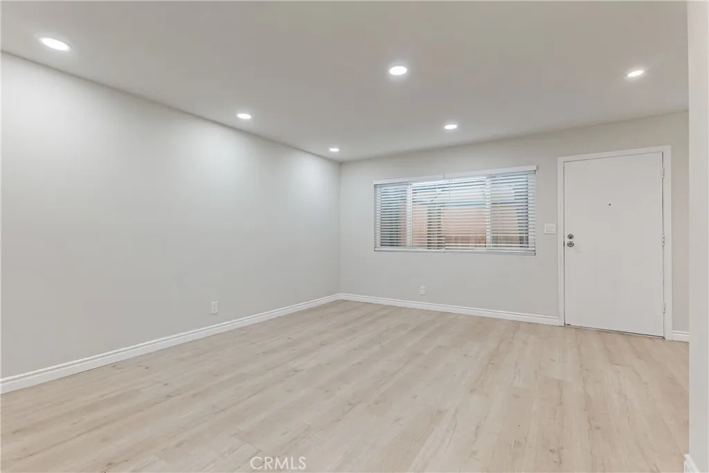 809 E Acacia H, Glendale, California 91205 home-pic-9