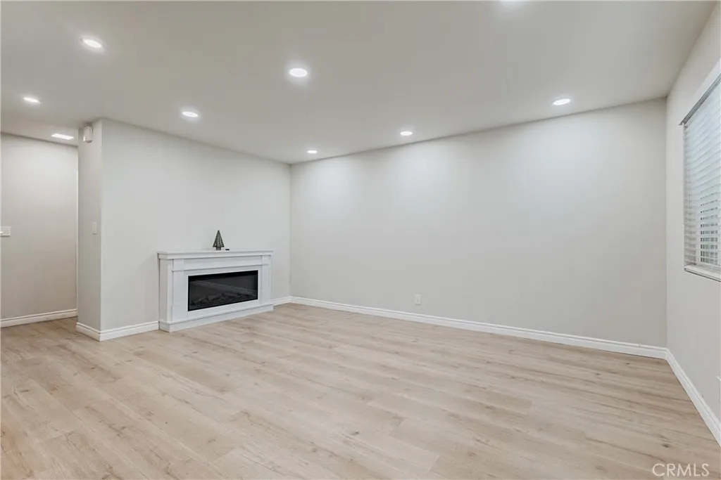 809 E Acacia H, Glendale, California 91205 home-pic-8