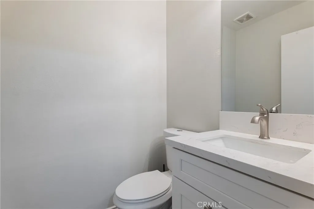 809 E Acacia H, Glendale, California 91205 home-pic-12