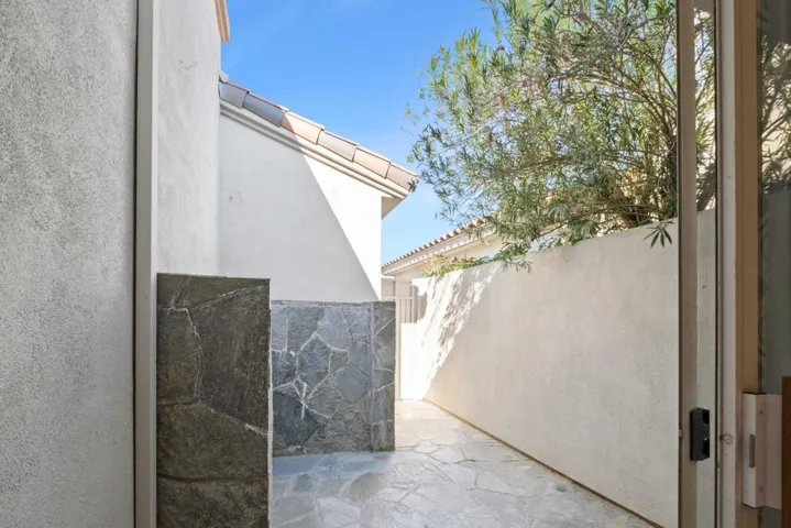 407 Desert Holly -21