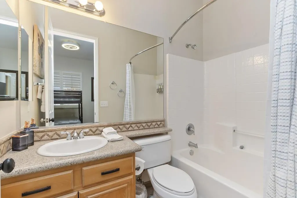 49714 Newman Circle, Indio, California 92201 home-pic-8