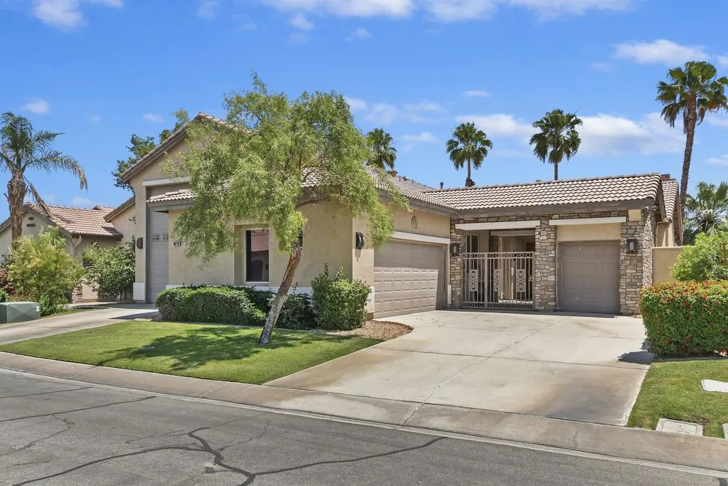 49714 Newman Circle, Indio, California 92201 home-pic-17