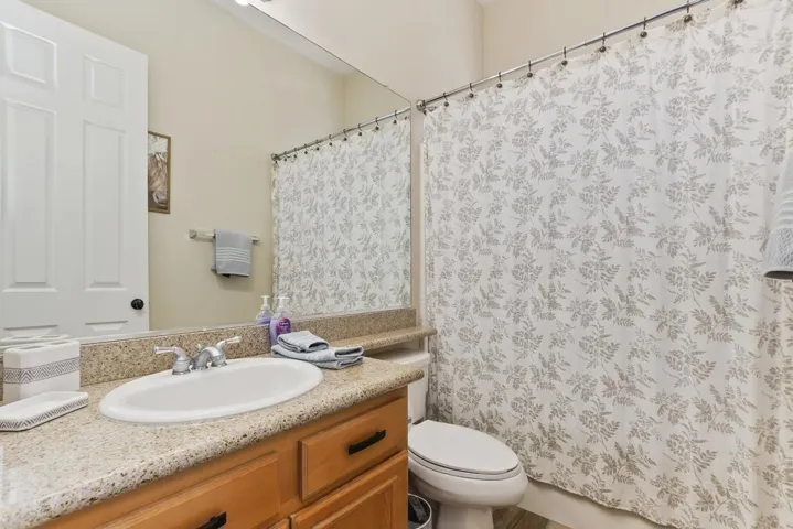 038_Bathroom 3