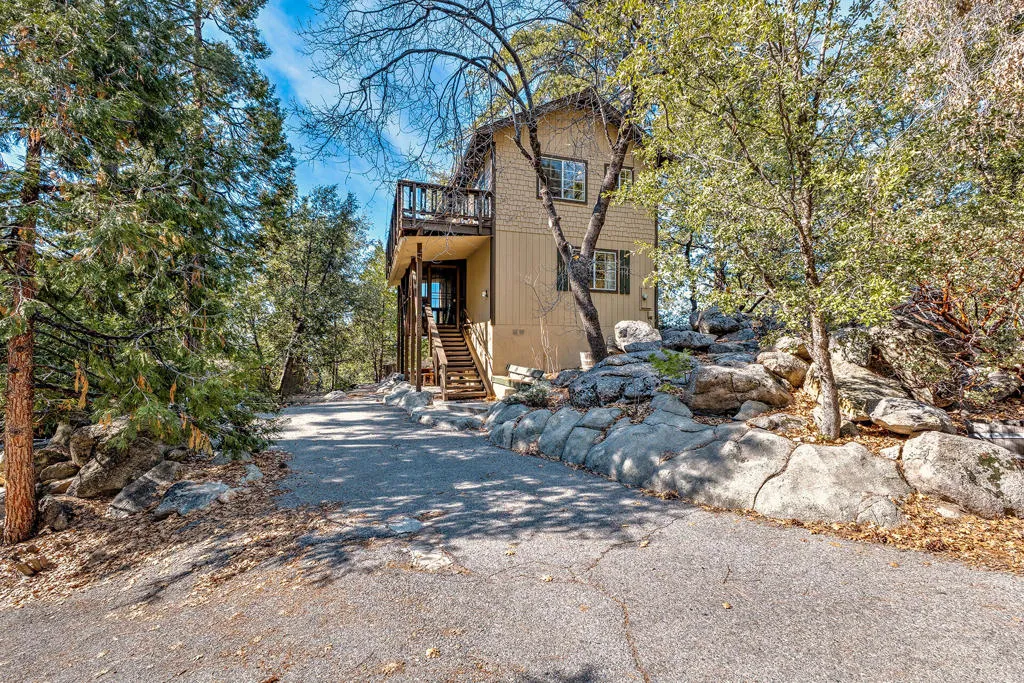 52365 Pine Ridge Road, Idyllwild, California 92549 home-pic-1