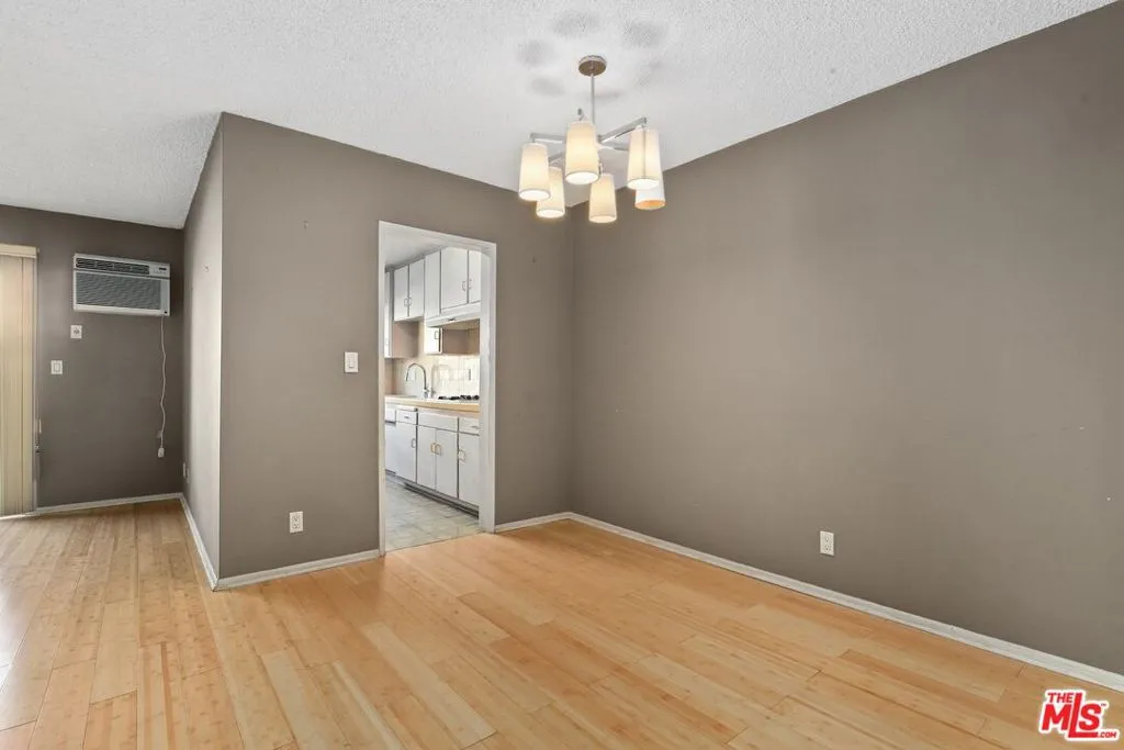 1233 N Laurel Avenue 103, West Hollywood, California 90046 home-pic-10
