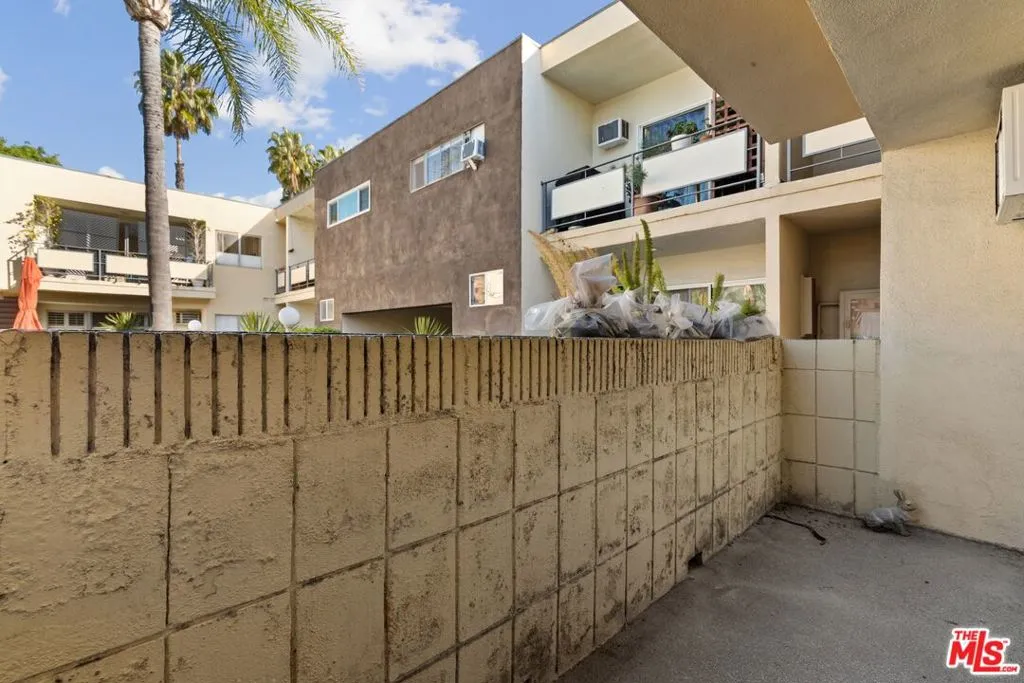 1233 N Laurel Avenue 103, West Hollywood, California 90046 home-pic-19